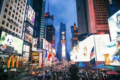 Exploring the 69% of US Marketers Enthusiastic About Artificial Intelligence