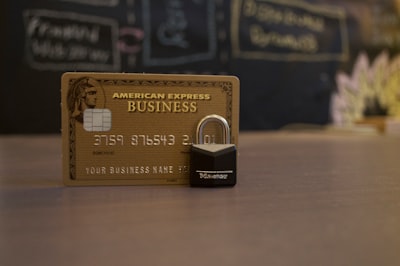 ¿Son seguros los GPT personalizados para manejar datos sensibles?