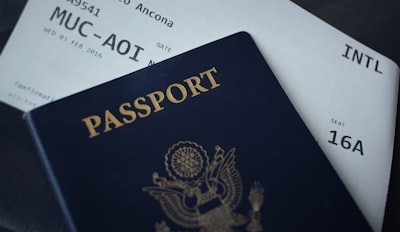 Guía completa de intranet con flujo de solicitudes de viaje