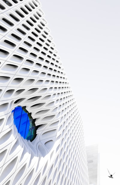 Compatibilidad de arquitectura SaaS multiinquilino con herramientas de inteligencia artificial