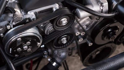 Optimización híbrida FEA-IA para motores IPMSM