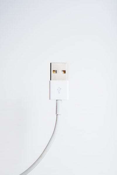 El cable retráctil USB-C perfecto para viajes y carga rápida