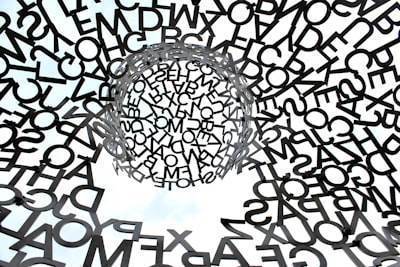 Dynamic Knowledge Coding Reasoning: Linking Real-world Knowledge