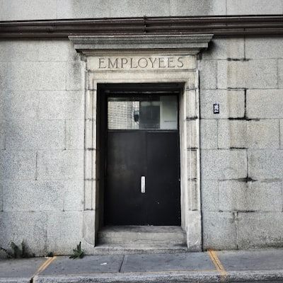 La guía para gobernanza de empleados de IA en Madrid