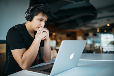 Soluciones para trabajo remoto e híbrido con portales educativos