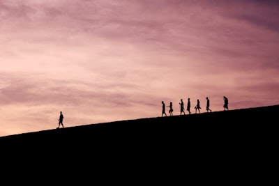 Estrategias para crecer sin agotar a tus equipos de primera línea