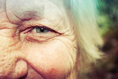 Obtener un Perfil de LinkedIn de Alta Calidad: 5 Pasos para Edad Actualizada