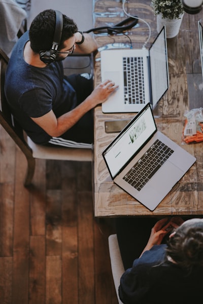 Centraliza la comunicación interna con software a medida