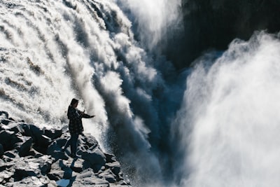 Agile vs Waterfall: Guía para equipos de desarrollo.