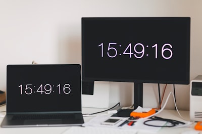 ¿Con qué frecuencia se actualiza la automatización del seguimiento del tiempo para la seguridad?