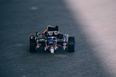 Anticipando efectos colaterales del steering en modelos de lenguaje