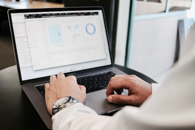 Intranet segura con audit logs y compliance – Socio en Valencia