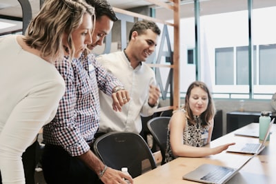 Top empresas portal empleado movilidad interna Madrid 2026