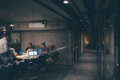 Directorio de expertos en intranet y onboarding Valencia 2026