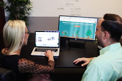 ¿Colaboración múltiple con software web personalizado?