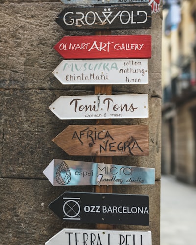 Encuentra locutores multilingües de IA en Barcelona