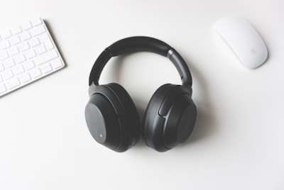 Usa tus auriculares en aviones, autos y consolas con AirFly Pro