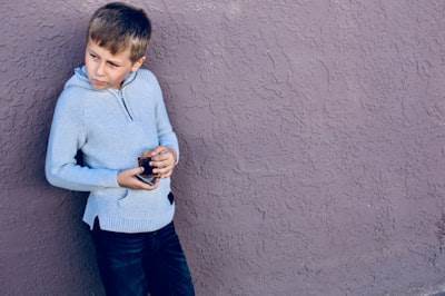 Los padres deben dar el ejemplo apagando sus teléfonos en Navidad