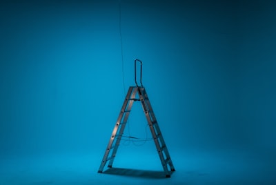 El ambicioso jefe de seguridad cae en su propia trampa