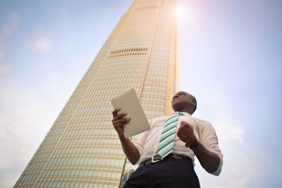 ¿Quién puede beneficiarse más del desarrollo de la presencia digital corporativa?
