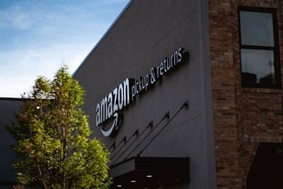 Amazon elimina resumen de IA de Fallout TV Show por errores.