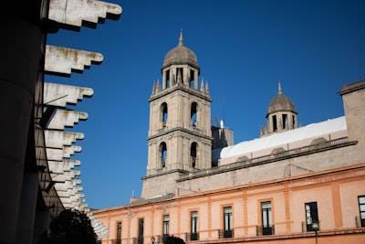 Recomendaciones clave para implementar IA en Madrid 2024