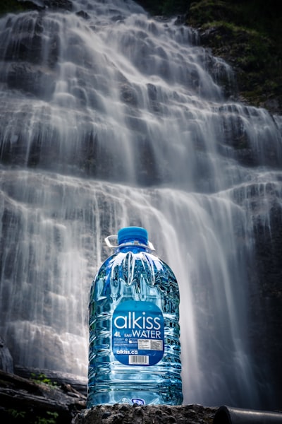 AliMark: Robustez de marca de agua oracional contra paráfrasis