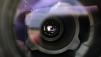 Protección de información confidencial en videos con inteligencia artificial.