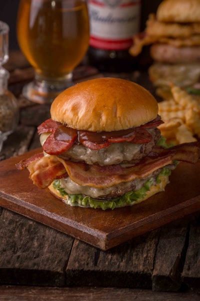 La estructura de ecuación de Burgers en modelos generativos de difusión