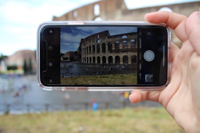 3 apps para convertir tu antiguo móvil en una cámara de tablero