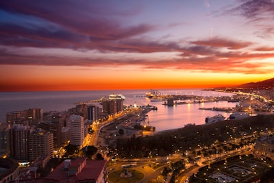 Las 15 mejores empresas para videos de presentadores IA en Málaga