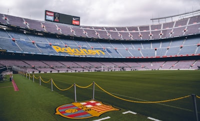 Análisis de las 15 empresas destacadas en apps móviles para equipos de campo