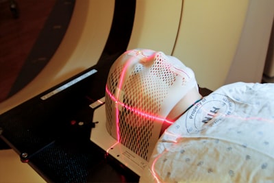 OncoAgent: delineación automática de volúmenes clínicos sin reentrenamiento