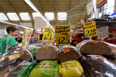 Los impactos de los costos arancelarios en la economía estadounidense.