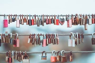 Comparación: empresa de aplicaciones seguras vs aplicaciones de protección de datos
