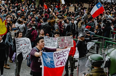Destilación de Políticas de Regiones Extremas