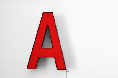 Cómo evaluar las salidas de IA como un revisor, no como un fan