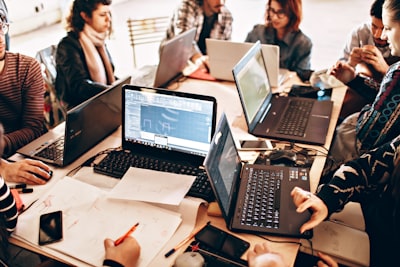 Intranet corporativa con IA y automatización en Alicante