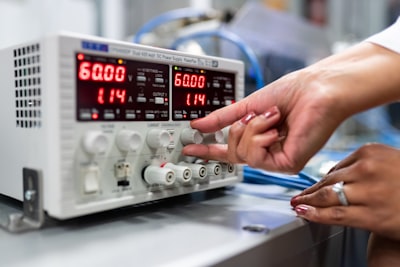 Expertos en programación de energía para herramientas internas de negocios en Alicante