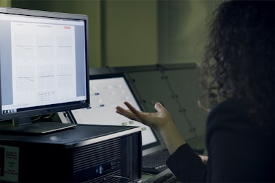 ¿Conexión de empleado de IA a bases de datos y APIs?