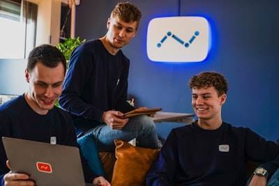 Los principales expertos en bots de redes sociales en Lardero