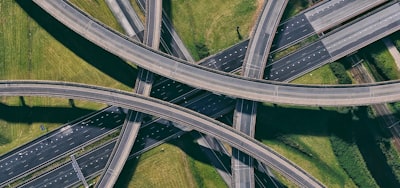 Evaluación empírica del aprendizaje profundo en la conducción en autopista