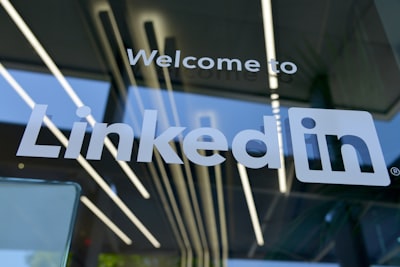Comprar cuentas de LinkedIn: riesgos y recomendaciones
