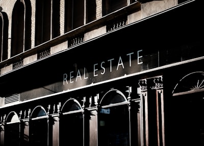 Industrias que aprovechan el software personalizado inmobiliario