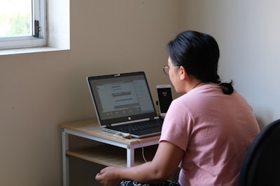Colaborador con experiencia en automatización de tutorías en línea