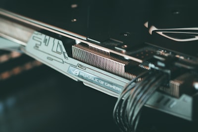 16 GPU, doble de usuarios: enrutamiento inteligente para clústeres LLM
