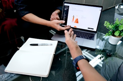 Claves para escalar tu software postventa sin inflar el presupuesto
