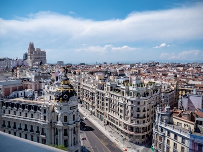 Top 10 empresas de agentes de IA personalizados en Madrid