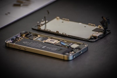 El Trump T1 es un HTC U24 Pro con acabado dorado