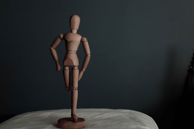 Cómo corregir desajustes entre personajes y fondo en modelos i2i modernos
